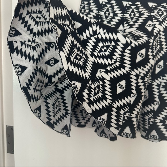 Pattern skirt - Picture 3 of 3